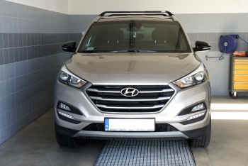 Hyundai Tucson III - installazione del portapacchi Ovalbar Modula CS