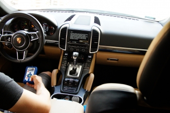 Porsche Cayenne с 2010 года-установка фаркопа (Westfalia) + программирование электропроводки