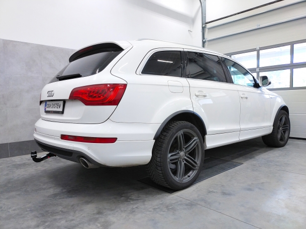 Audi Q7 I 2006-2015 - montaż haka holowniczego i wiązki elektrycznej Słupsk woj. Pomorskie