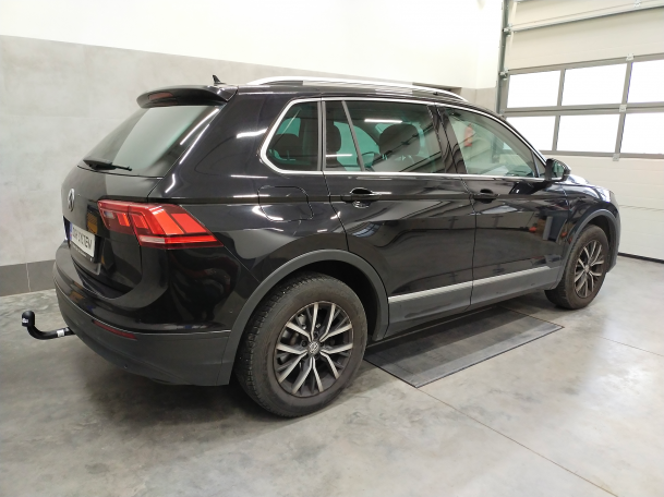 Volkswagen Tiguan AD1 II od 05.2016 - montaż haka holowniczego i wiązki elektrycznej
