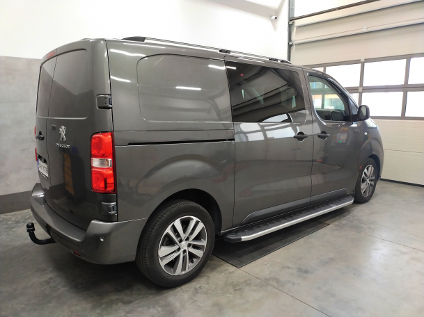 Peugeot Expert VAN od 2016 - montaż haka holowniczego i wiązki elektrycznej