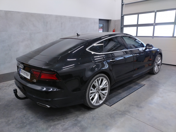 Audi A7 4G Sportback 10.2010-03.2018 - montaż haka holowniczego i wiązki elektrycznej
