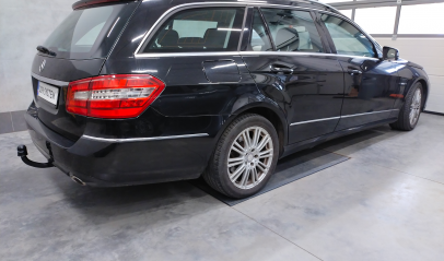 Mercedes-Benz Klasa E S212 Kombi 2009-2016 - montaż haka holowniczego i wiązki elektrycznej