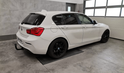 BMW Seria 1 F20 F21 Hatchback 2014-2019 - montaż haka holowniczego i wiązki elektrycznej