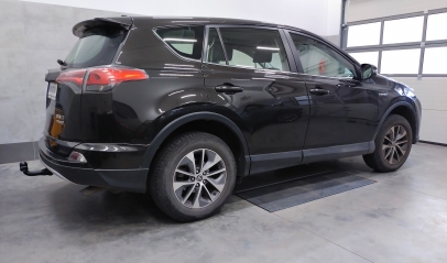 Toyota RAV4 2016-2018 - montaż haka holowniczego i wiązki elektrycznej Słupsk/Kobylnica