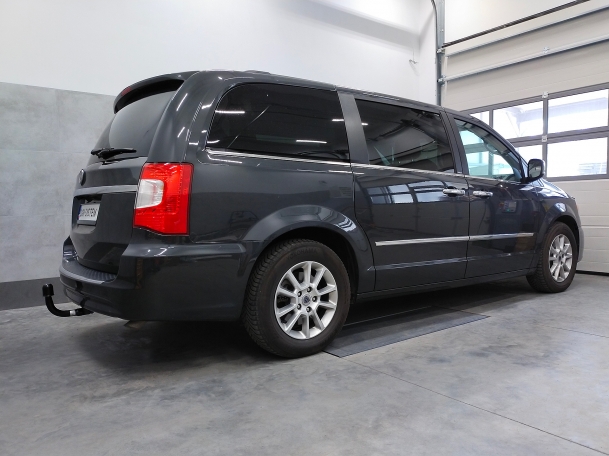 Lancia Voyager - montaż haka holowniczego i wiązki elektrycznej Słupsk woj. Pomorskie