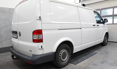 VW Transporter T5 (chłodnia) - montaż haka holowniczego i wiązki elektrycznej