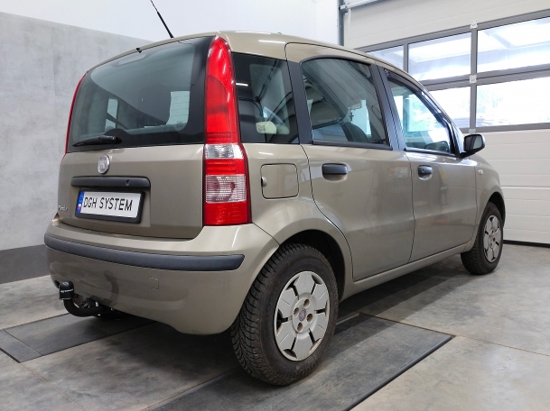 Fiat Panda II - montaż haka holowniczego i wiązki elektrycznej