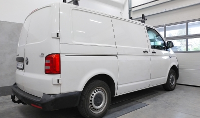 VW Transporter T6 - montaż haka holowniczego i wiązki elektrycznej Słupsk woj. Pomorskie