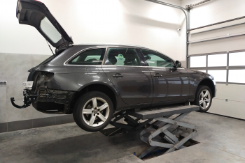 Audi A4 B8 8K Avant 2008-11.2015 - montaż haka holowniczego i wiązki elektrycznej