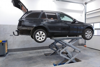 Mercedes-Benz S 204 Kombi C-Klasa - montaż haka holowniczego i wiązki elektrycznej