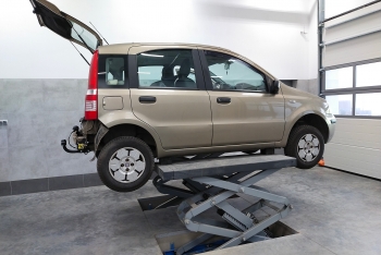 Fiat Panda II - montaż haka holowniczego i wiązki elektrycznej