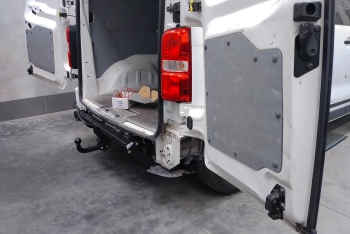 Toyota ProAce II VAN od 2016 - montaż haka holowniczego i wiązki elektrycznej Słupsk woj. Pomorskie