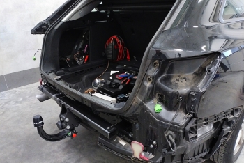 Audi A4 B9 Avant - montaż haka holowniczego i wiązki elektrycznej