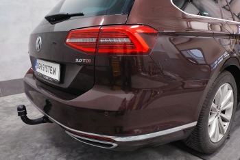 VW Passat (B8) Variant - montaż haka holowniczego i wiązki elektrycznej
