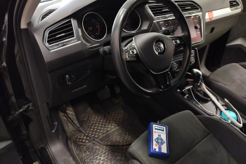 Volkswagen Tiguan AD1 II od 05.2016 - montaż haka holowniczego i wiązki elektrycznej