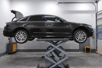 Audi A6 (C7) Sedan 2011-2017 - montaż haka holowniczego i wiązki elektrycznej