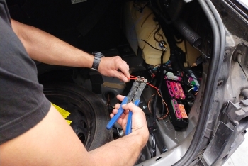 Audi A6 (C7) Sedan 2011-2017 - montaż haka holowniczego i wiązki elektrycznej